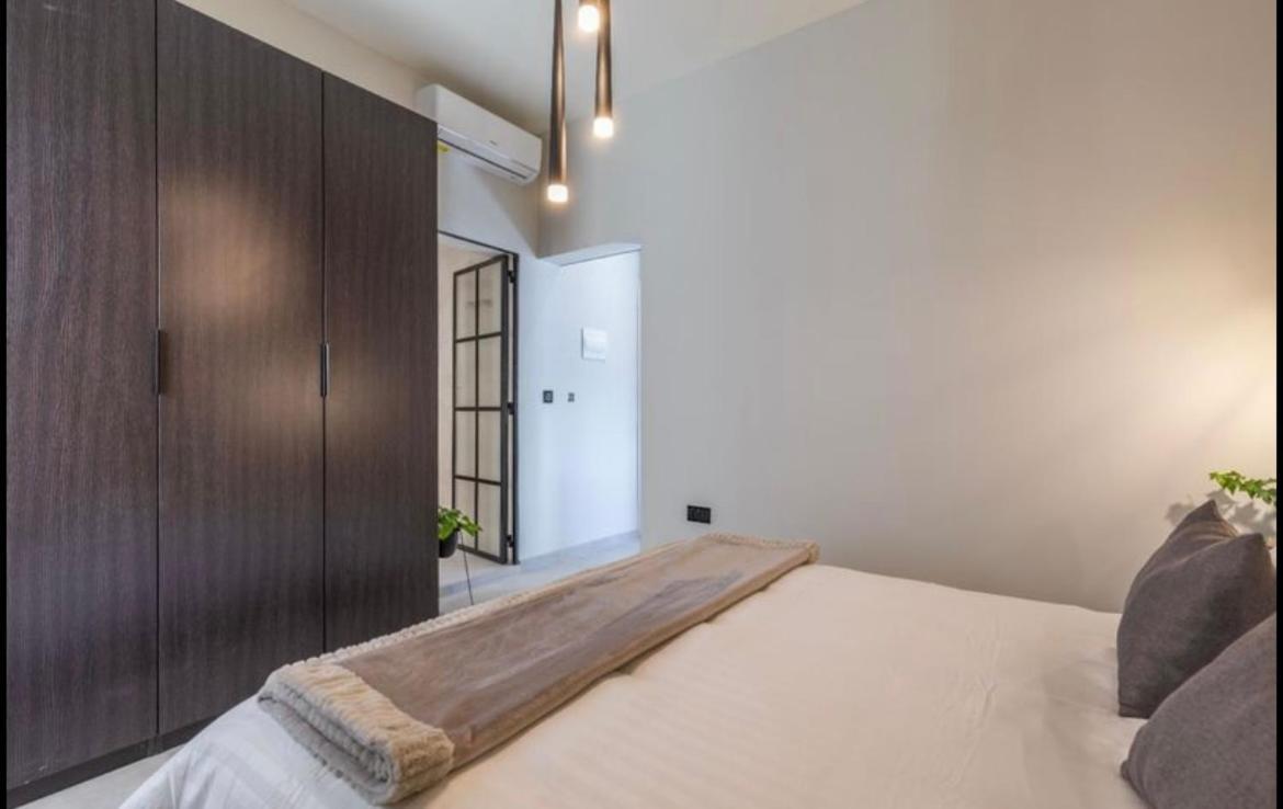 New - Designer Finished 1 Bedroom Apartment A 5 Minutes Ferry Away From Valletta มอสตา ภายนอก รูปภาพ